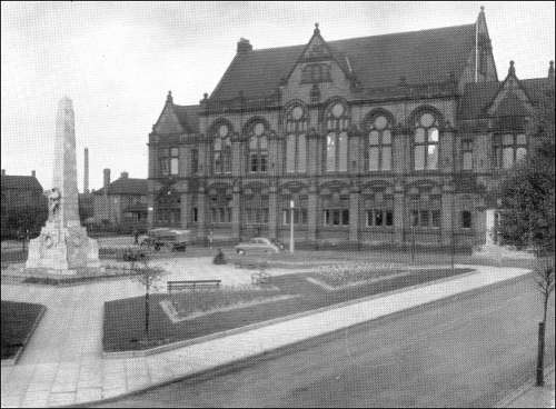 Fenton Town Hall in 1957