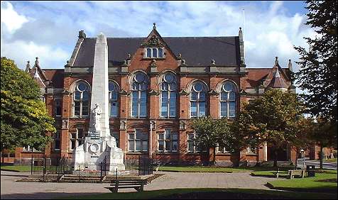 Fenton Town Hall