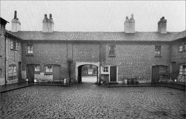 The square contained 20 houses built in about 1802-3.