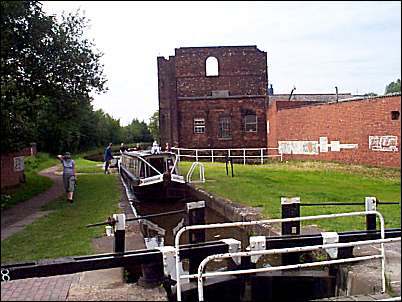 The Trent & Mersey Canal - looking to Etruria direction