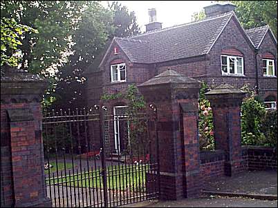 The southern gates and Sexton's Lodge