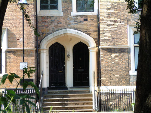 door detail on the houses in Brook Street