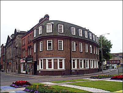 'Tigers' Pub (formerly The Waggon & Horses) 