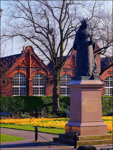 Statue in the Queens Gardens - 2007
