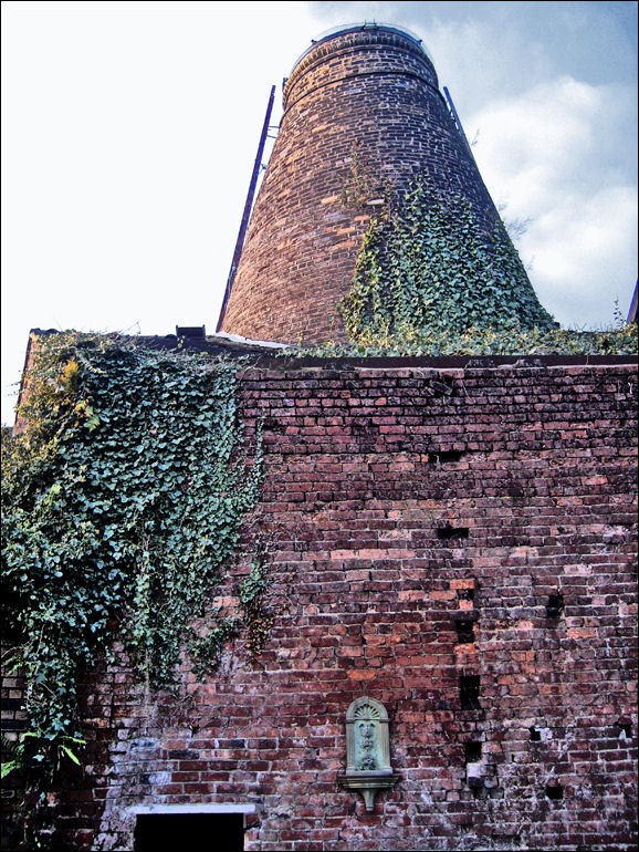 Ivy up the side of a bottle kiln at the Sutherland Works, Longton - 2007