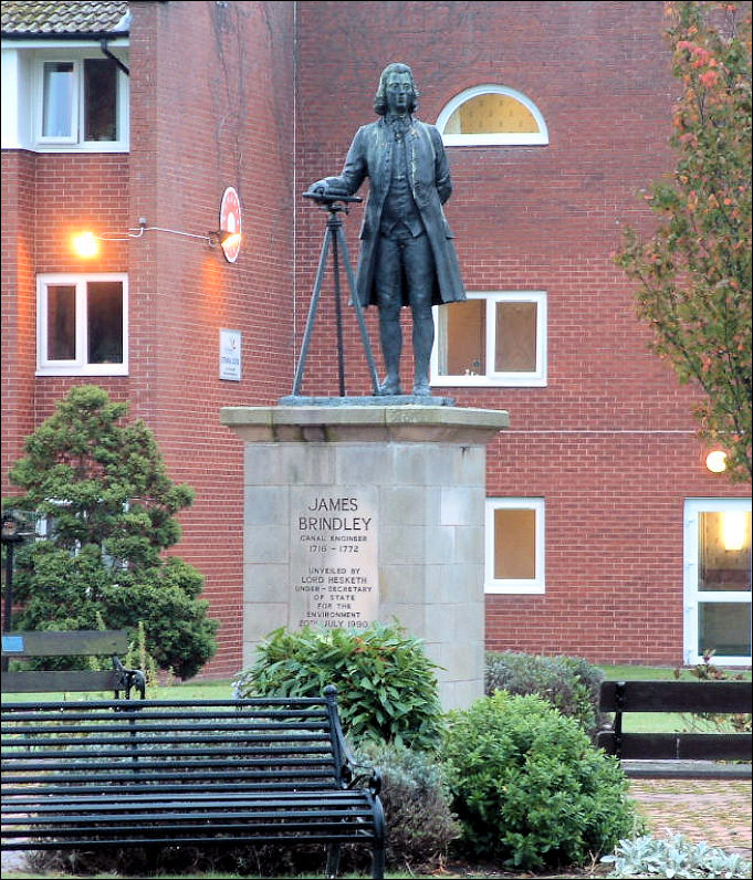 Statue of James Brindley, Etruria Locks