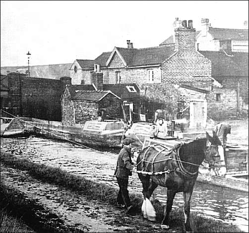 The Trent and Mersey canal at Brownhills, c.1930