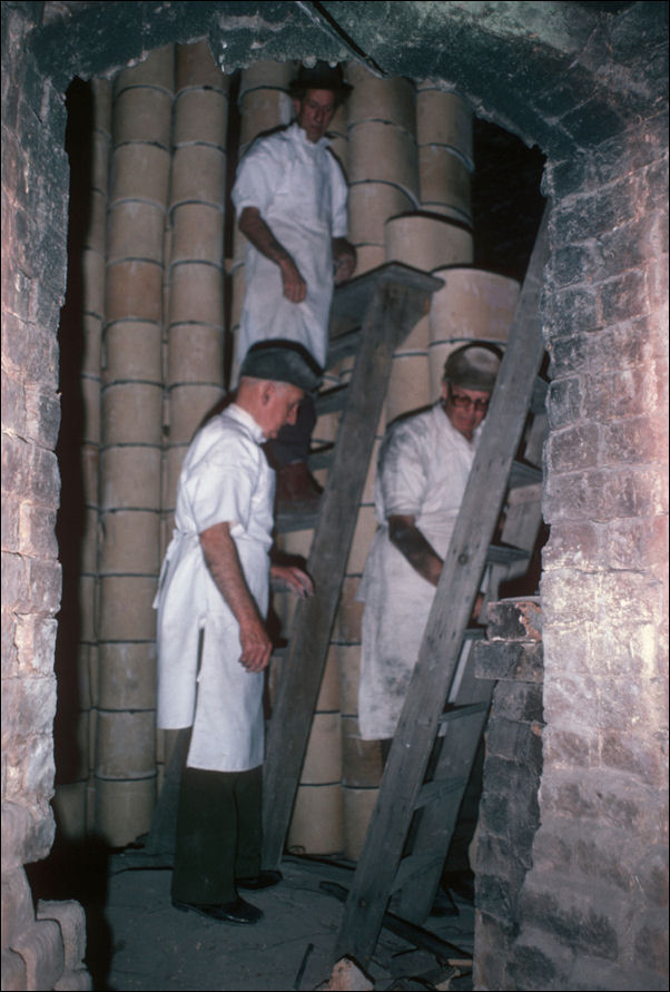 the last firing - placing the saggars in the kiln