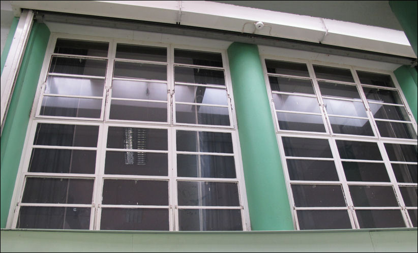 recessed metal casement windows with columns 