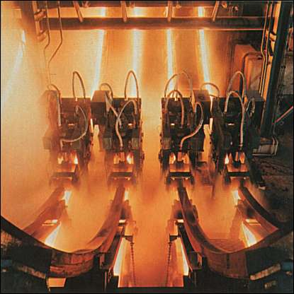 Continuous casting in operation