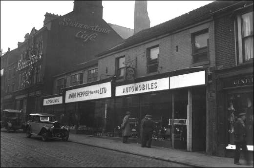 early photo of Peppers Garage in Piccadilly 