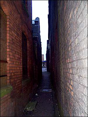 The entry which formed part of the ancient pathway -  viewed from Church Street towards Hill Street