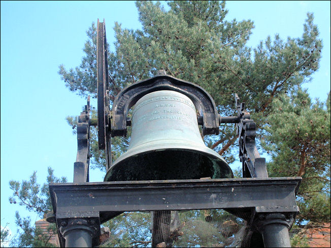 Detail of the bell and pulley