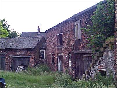 Most of farm buildings around the yard next to the farmhouse were rebuilt by Josiah Spode in the early 19th century.