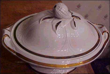 E. Walley,Niagara Shape Covered Ironstone Soup Tureen