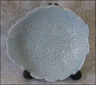 Sylvac leaf shaped and patterned small dish