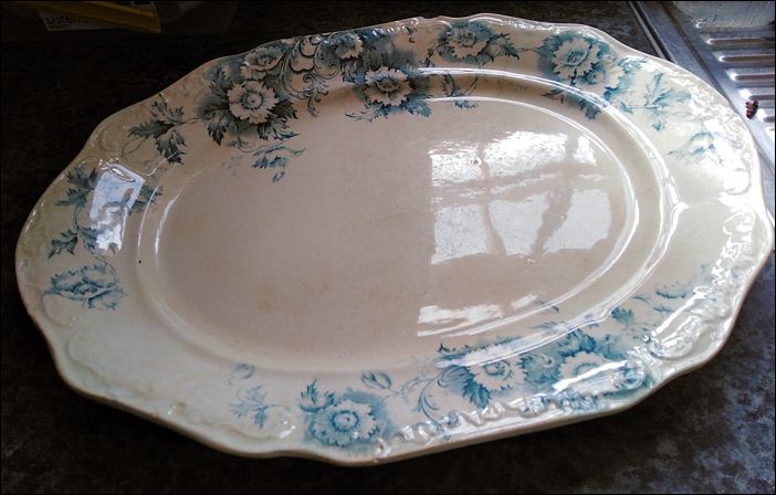 Platter in the Poppy pattern 