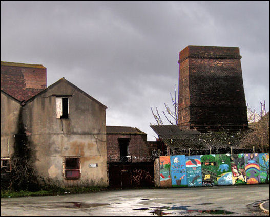square calcining kiln in Milvale Street, Middleport, Burslem