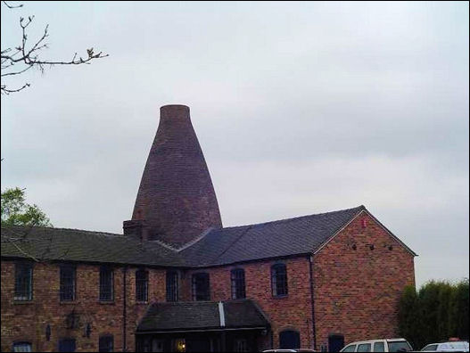 enclosed bottle kiln at the Smithfield Pottery