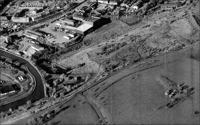 Arial view (Trent & Mersey canal on the left) 