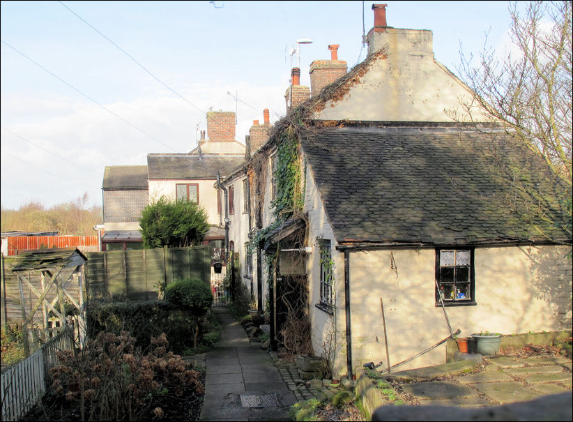 the front of the Knappers Gate cottages