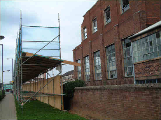 Demolition of the Minton buildings - Aug 2002