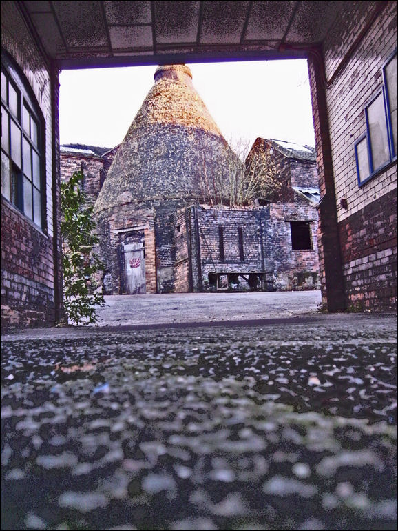 Bottle kiln at Weatherby's Falcon works, Hanley - 2007