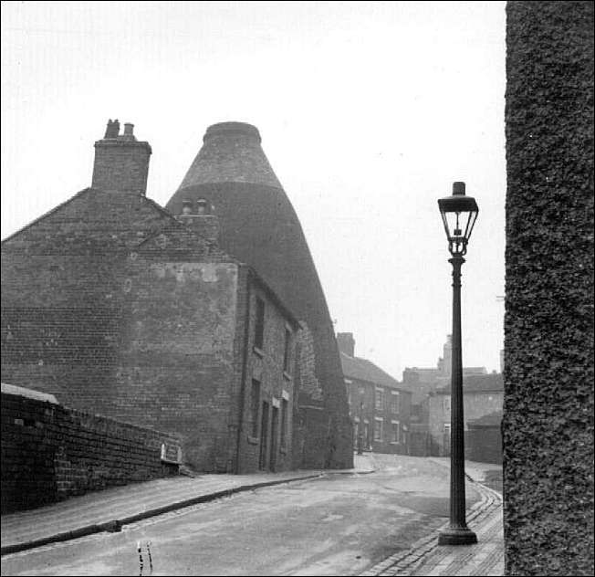 Potwork and houses in Lockett's Lane, Longton