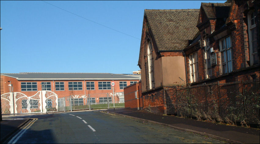 View from Franklyn Road of the 1879 Eastwood School and 2007 Waterside Primary School