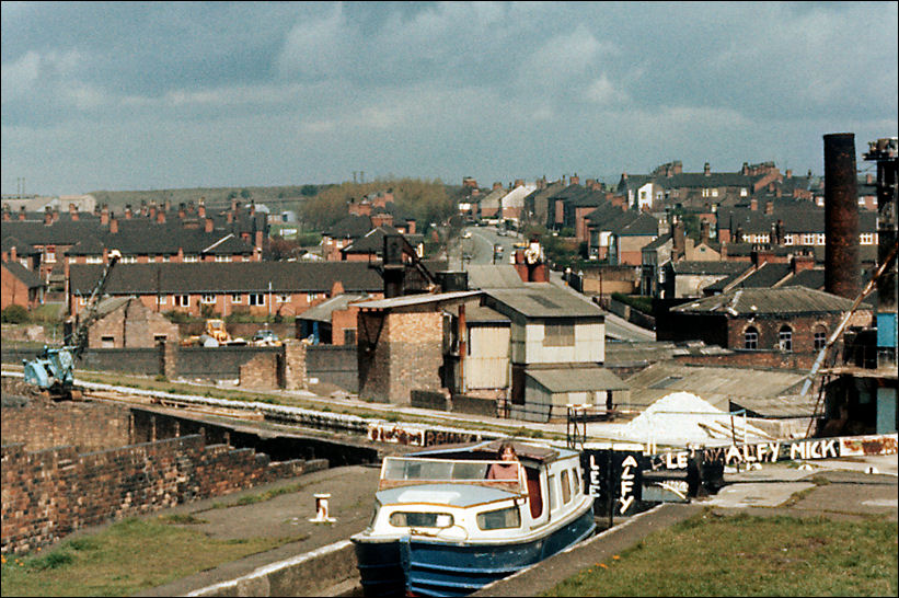 the staircase lock on the Caldon Canal - to the the right can be seen Etruria Vale Road.