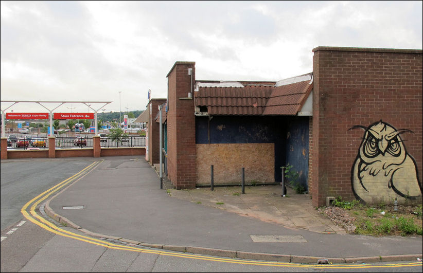 the third owl appeared in Clough Street on the side of the former Mr Chan's Restaurant 