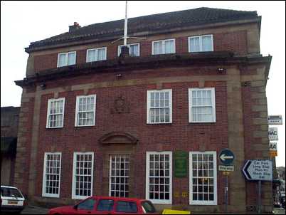 The George Hotel at the top of Waterloo Road