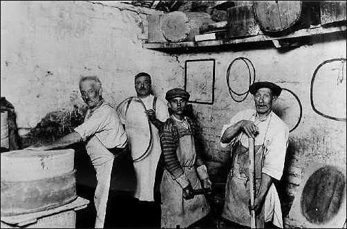 Saggar Makers at John Locketts - Longton - 1932
