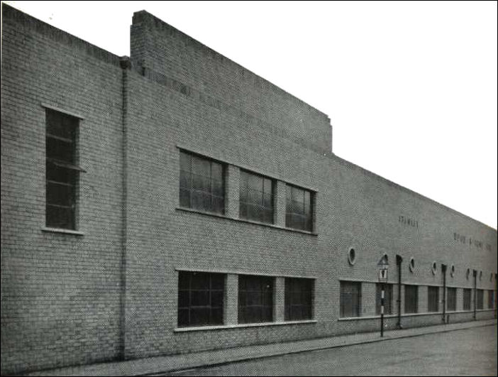 the Stanley Pottery in 1955 - built c.1945 as a moder, if austere, pottery works 