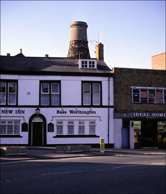 Bottle kiln of the Central Pottery behind the New Inn,  Market Place, Burslem