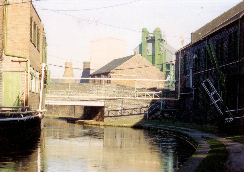 the Albion Bridge which carries Eastwood Road over the Caldon Canal 