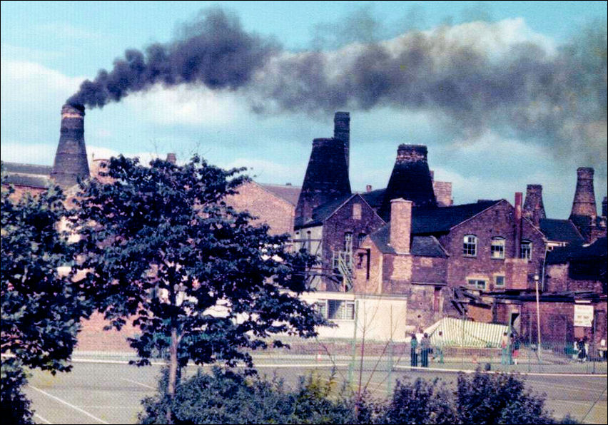 the last firing  of a bottle kiln with coal was organised by Gladstone Museum and took place at Hudson and Middleton