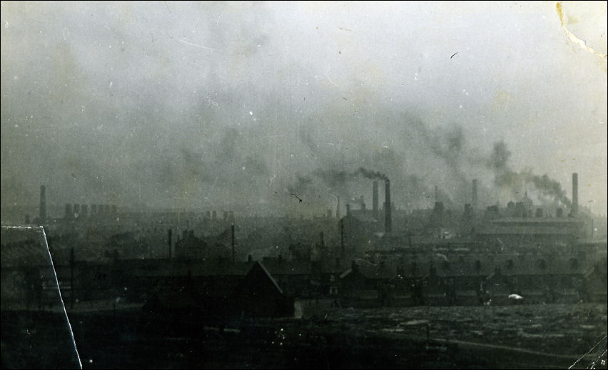 smoking chimneys and pottery kilns of Tunstall in 1910