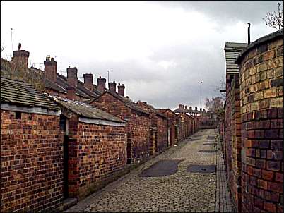 entry running parallel to Blurton Road and Holly Place