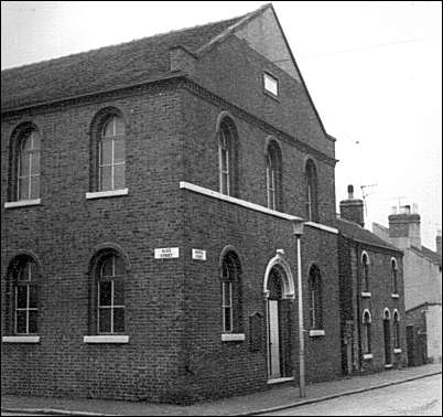 Methodist Church fronting onto Andrew Street. Alice Street (to left).