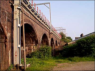 The arches of the railway bridge (was the North Staffordshire Railway)
