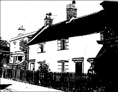 A small number of the later cottages near the Fowlea Brook also had small front gardens
