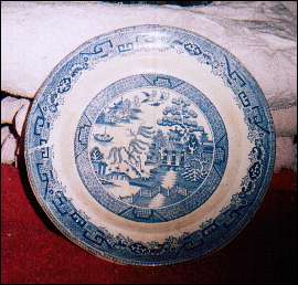 Willow pattern plate of Holdcroft, Hill and Mellor