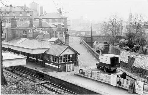 Newcastle railway station - situated off King street