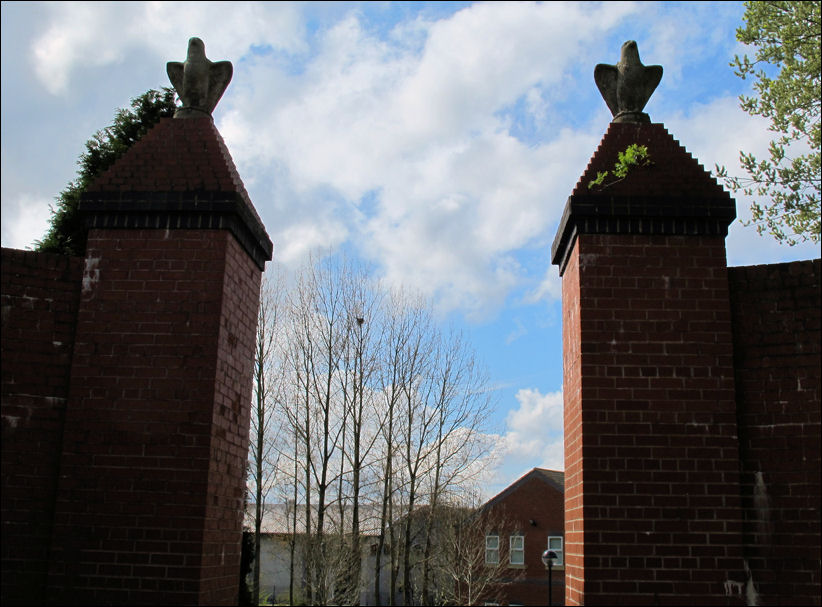 looking through the entrance into Marina Way and onto the Trent & Mersey Canal